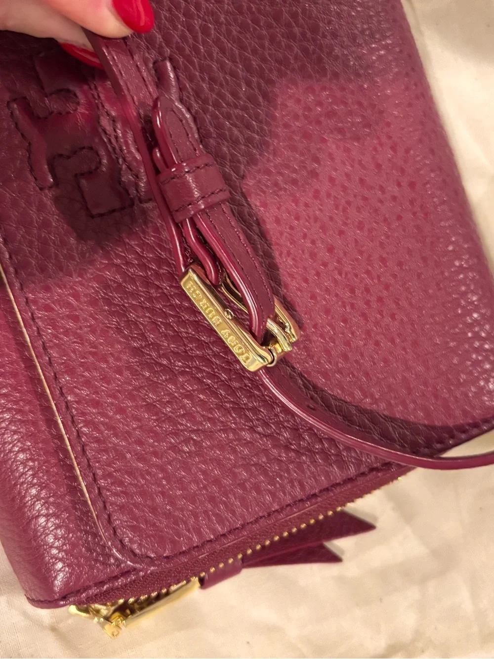 Tory Burch McGraw Burgundy Maroon Wine Pebbled Leather Wallet Crossbody